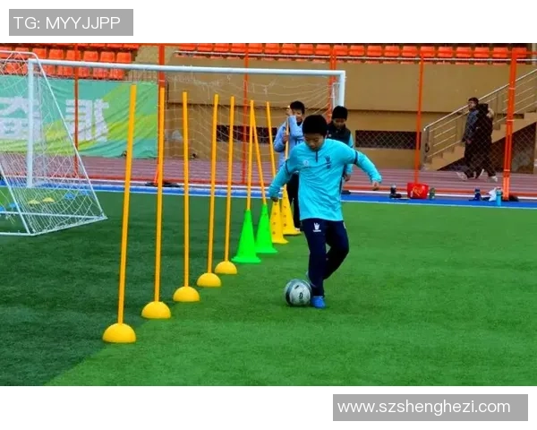 足球裹球技巧解析与实战应用助你提升球技与比赛表现